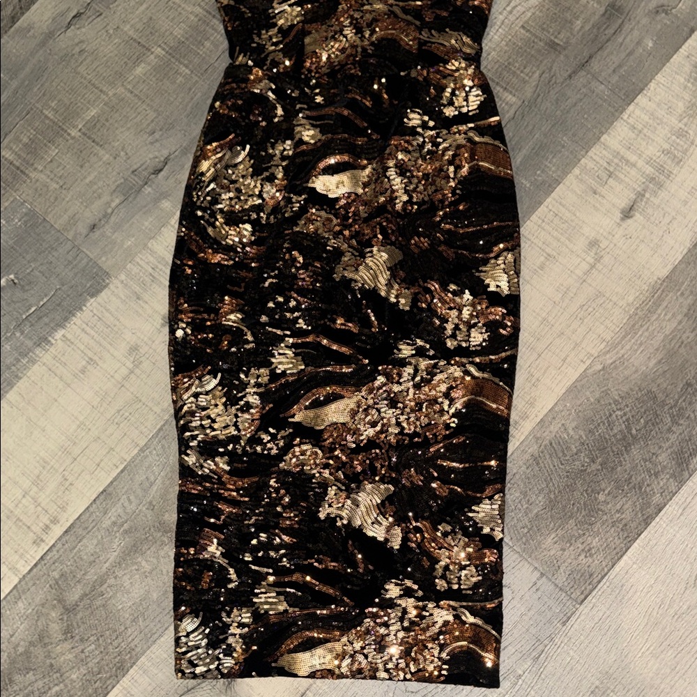 Dress the Population Metallic Black and Gold Midi Dress - Picture 5 of 14